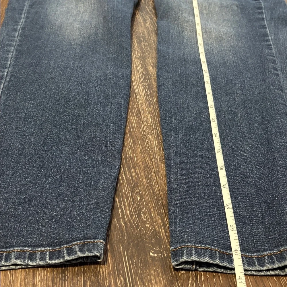 🌸 d. jeans Women’s Size 22W Straight Leg with Stretch Denim in a Medium Wash